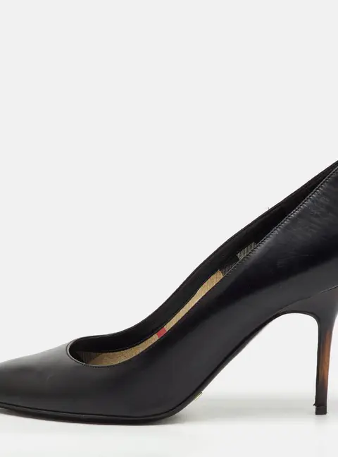 Burberry Black Leather Pointed Toe Pumps Size 40
