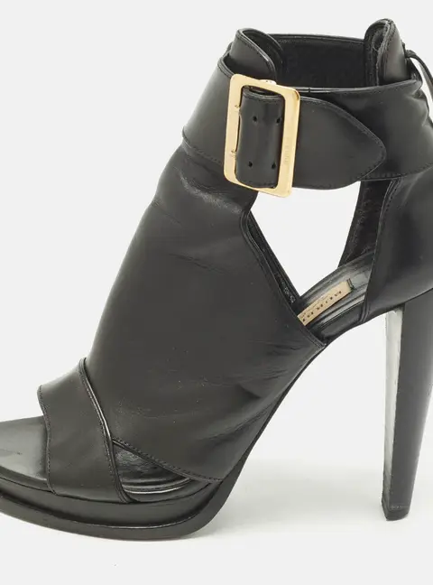 Burberry Size 39.5 Black Leather Cut Out Ankle Length Boots