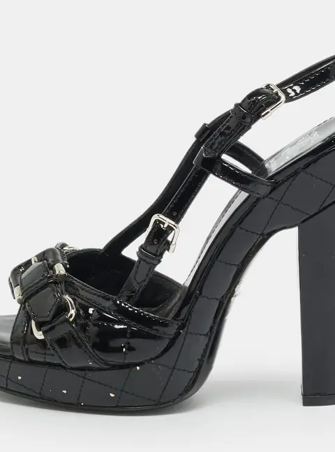 Burberry Size 38 Black Quilted Patent Leather Buckle Detail Platform Slingback Sandals