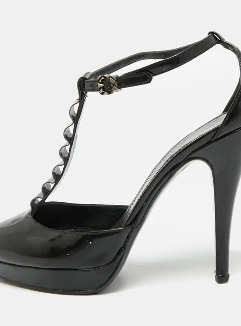 Burberry Size 39 Black Patent Leather  Tstrap Pumps