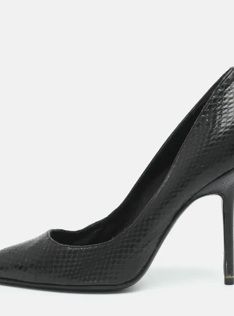 Burberry Size 36.5 Black Python Leather Pumps
