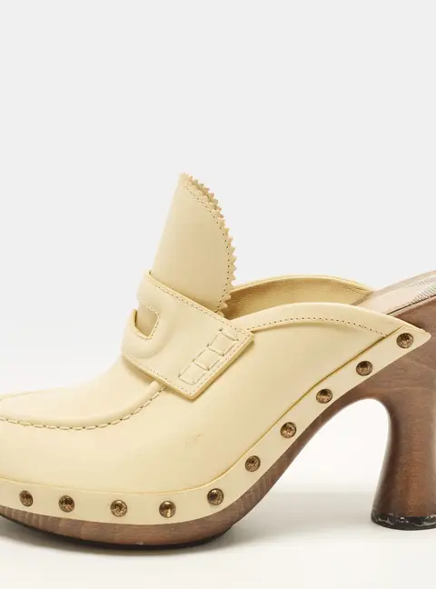 Burberry Porter Size 38 Cream Leather Clogs