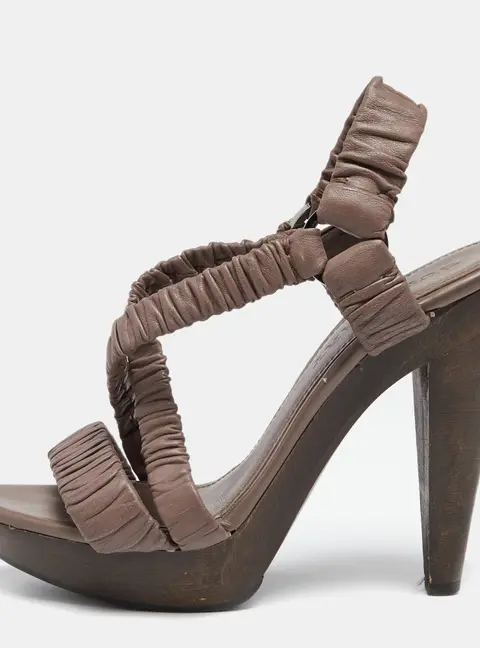 Burberry Bethany Size 38 Purple Leather Ankle Strap Sandals