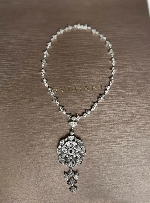 Bvlgari Divas' Dream 18k White Gold Diamond Women's Pendant Necklace