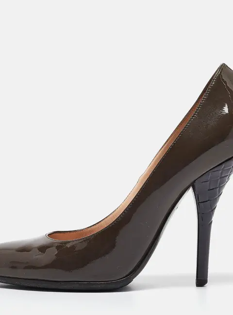 Bottega Veneta Grey Patent Leather Pointed Toe Pumps Size 38.5