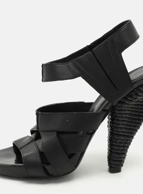 Bottega Veneta Black Leather Strappy Sandals Size 36.5