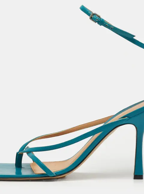 Bottega Veneta Stretch Size 40 Blue Leather Ankle Strap Sandals