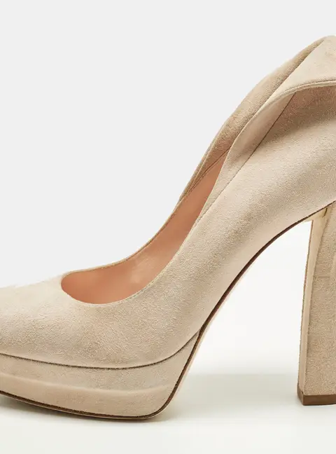 Bottega Veneta Size 38 Cream Suede Platform Pumps
