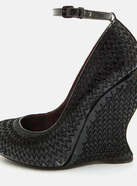 Bottega Veneta Size 37 Black Patent Leather Thread Weave Ankle Strap Wedge Pumps