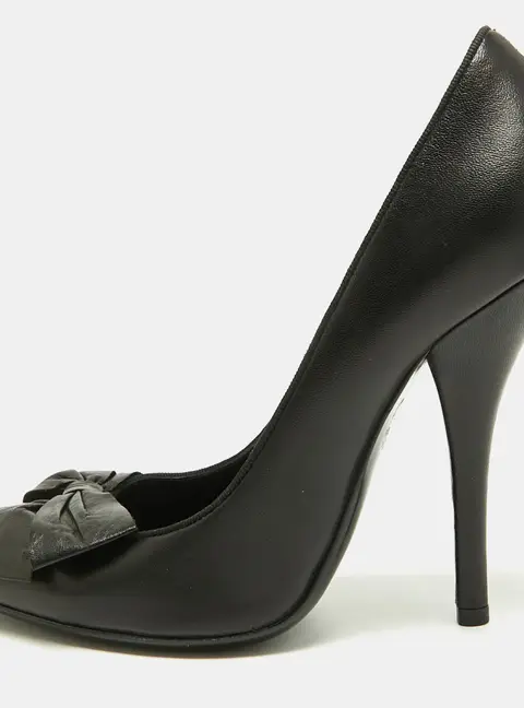 Bottega Veneta Size 38 Black Leather Bow Pumps