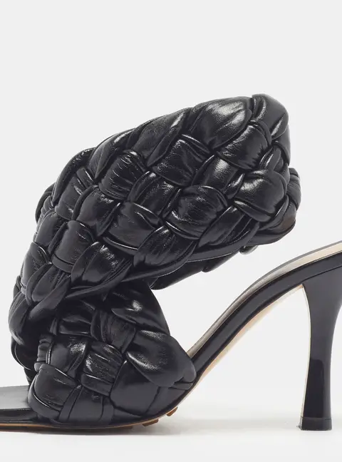 Bottega Veneta Intrecciato Size 36.5 Black Intrecciato Leather Slide Sandals