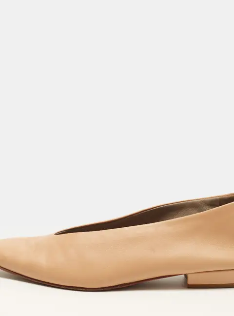 Bottega Veneta Size 38 Beige Leather Almond Toe Ballet Flats