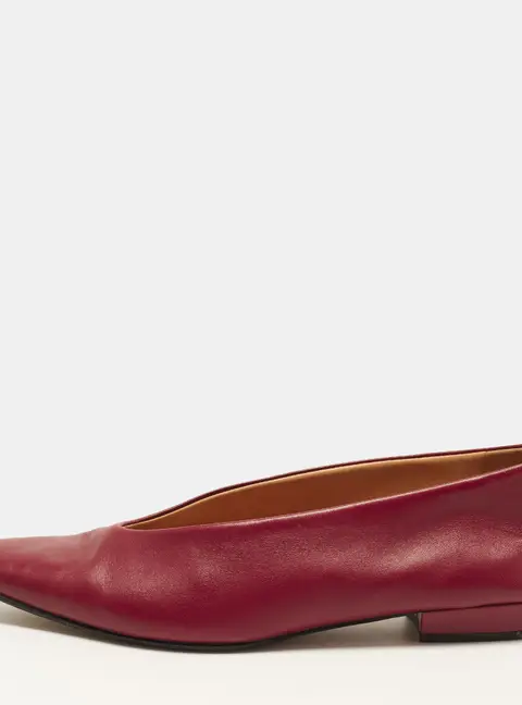 Bottega Veneta Size 38 Burgundy Leather Almond Toe Ballet Flats
