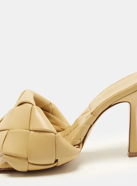 Bottega Veneta Lido Size 36 Beige Intrecciato Leather Slide Sandals