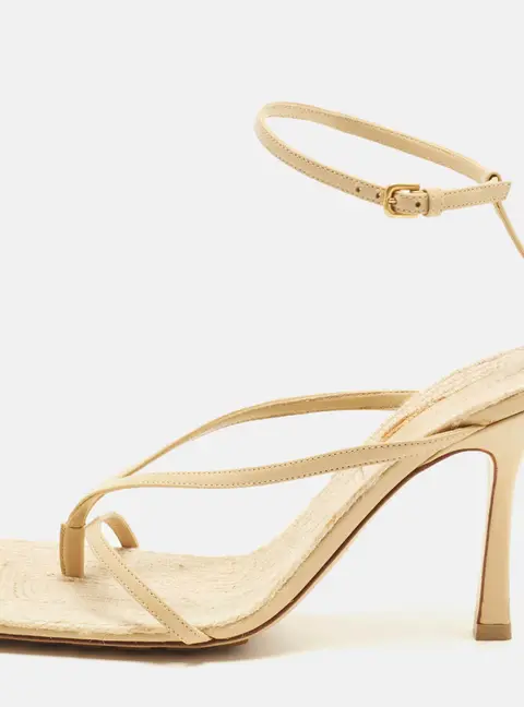 Bottega Veneta Stretch Size 39 Beige Leather Ankle Strap Sandals