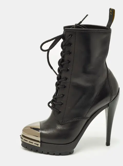 Casadei Size 38.5 Black Leather Ankle Length Boots