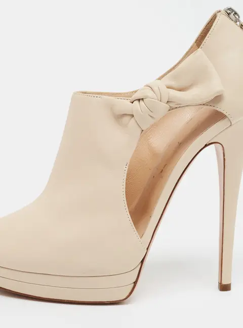 Casadei Size 39 Cream Leather Cut Out Open Toe Ankle Length Boots
