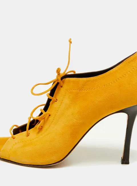 CH Carolina Herrera Size 40 Yellow Suede Open Toe Lace Up Boots