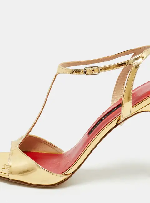 CH Carolina Herrera Size 37 Gold Leather Ankle Strap Sandals