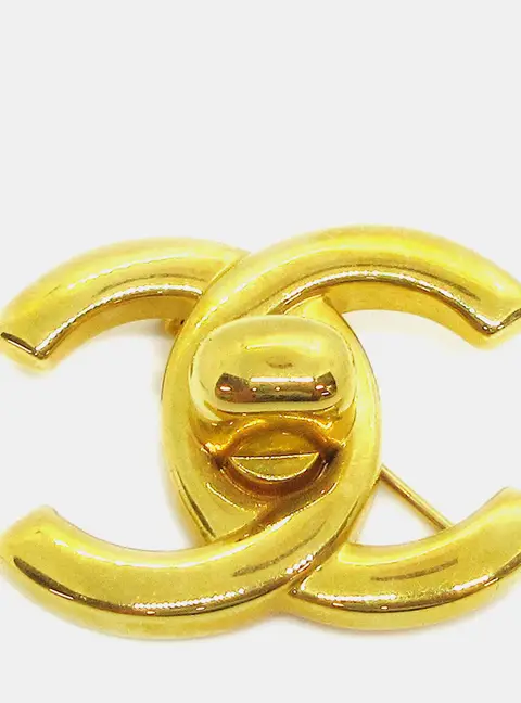 Chanel Turnlock 1996 Gold Plated Women's Brooch