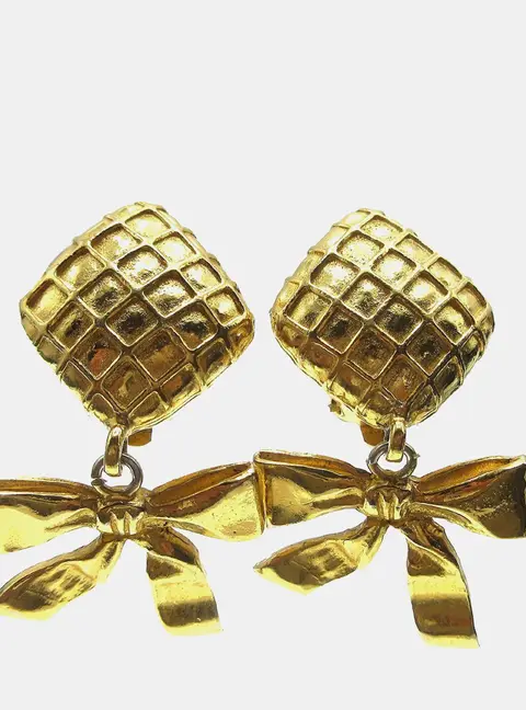 Chanel Vintage Quilted Bow Gold -Plated Women's Clip -On Earrings