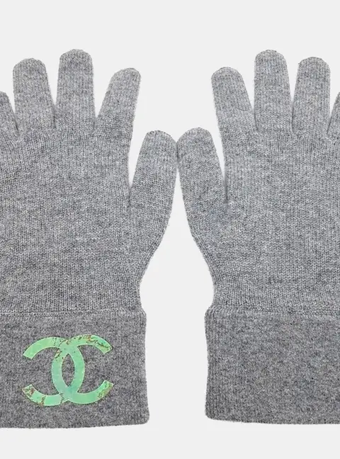 Chanel cashmere grey gloves
