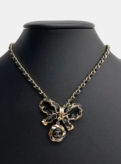 Chanel ribbon chain necklace