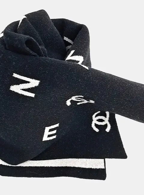 Chanel wool black scarf