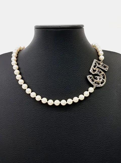 Chanel pearl necklace