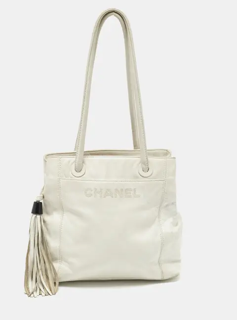 Chanel White Leather Vintage CC Tassel Bag