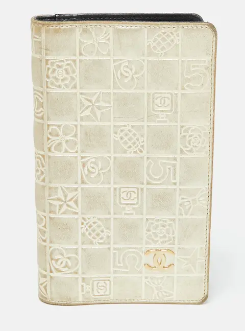 Chanel Gold Charm Icon Leather CC Bifold Wallet