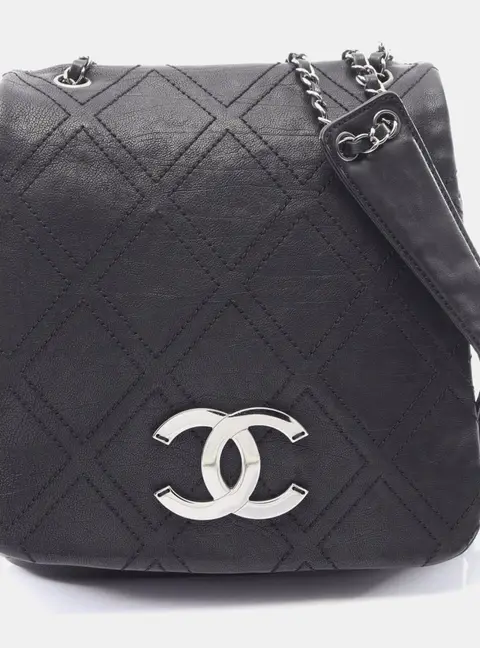 Chanel Diamond Stitch Black Leather Shoulder Bag
