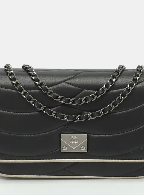 Chanel Pagoda Black Leather Wallet On Chain
