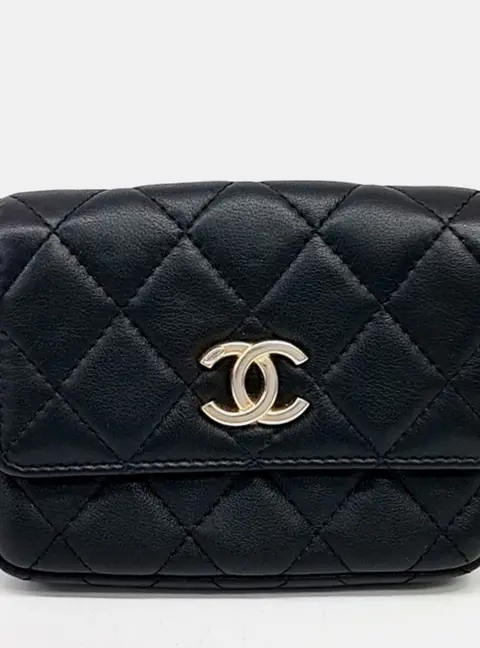 Chanel Black Leather Pearl Chain Crossbody bag