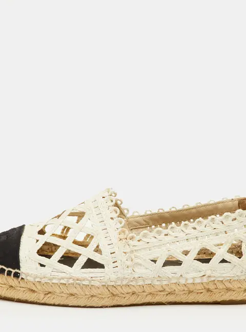 Chanel CC Size 38 White/Black Canvas and Straw Espadrille Flats