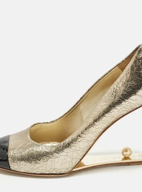 Chanel CC Size 39.5 Black/Gold Leather and Patent Leather Wedge Pumps