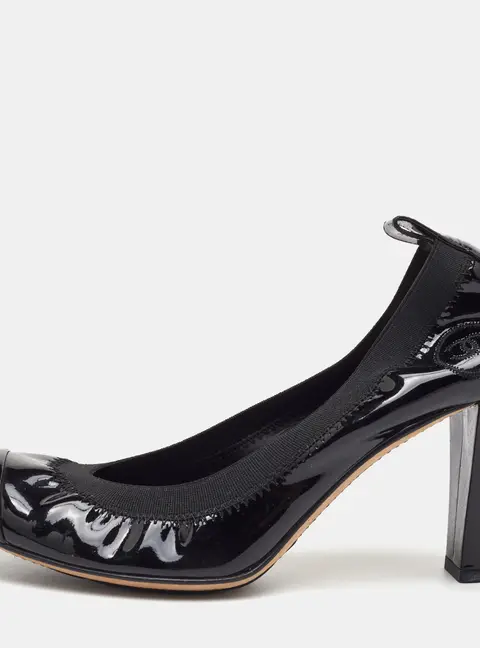 Chanel CC Size 37 Black Patent Leather Cap Toe Scrunch Pumps