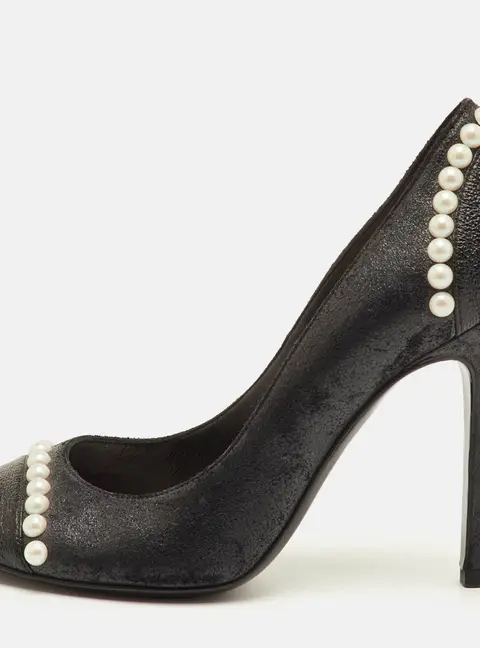 Chanel CC Chic Pearl Size 37 Black Suede and Leather Cap Toe Pumps