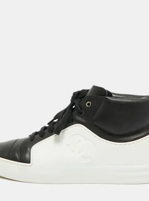 Chanel CC Size 38 Black/White Leather and  Rubber Low Top Sneakers