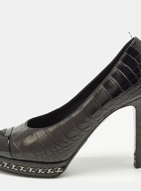 Chanel CC Size 38.5 Black Crocodile Leather Patent and Leather Platform Pumps