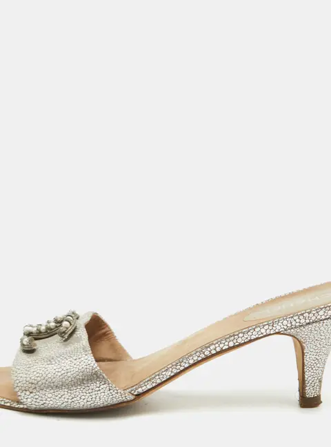 Chanel CC Logo Size 39 Silver Metallic Leather Slide Sandals