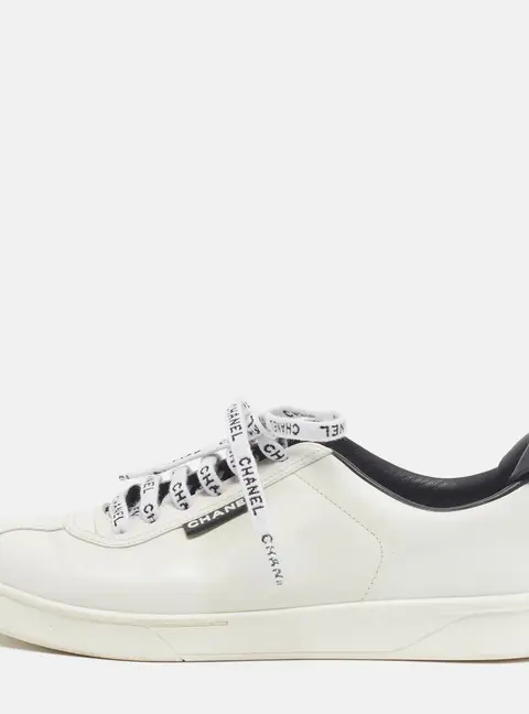 Chanel CC Size 38.5 White Leather Lace Up Sneakers