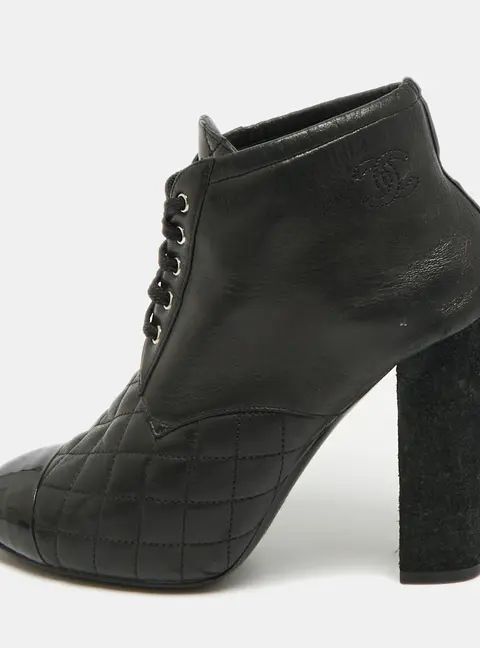 Chanel CC Size 40 Black Leather and Patent Leather Ankle Length Boots