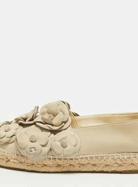 Chanel Camellia Size 36 Grey Nubuck Leather Espadrille Flats