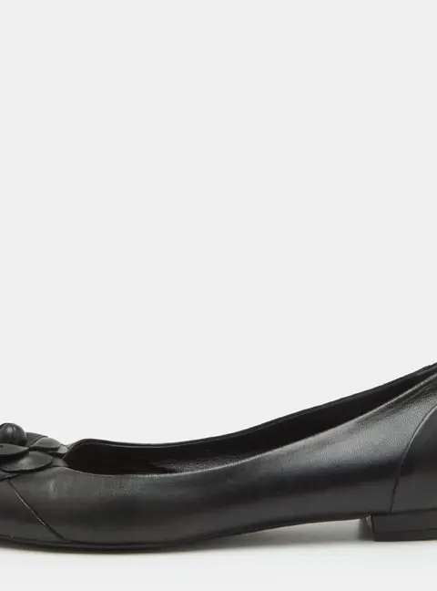 Chanel Camelia Size 40 Black Leather Ballet Flats