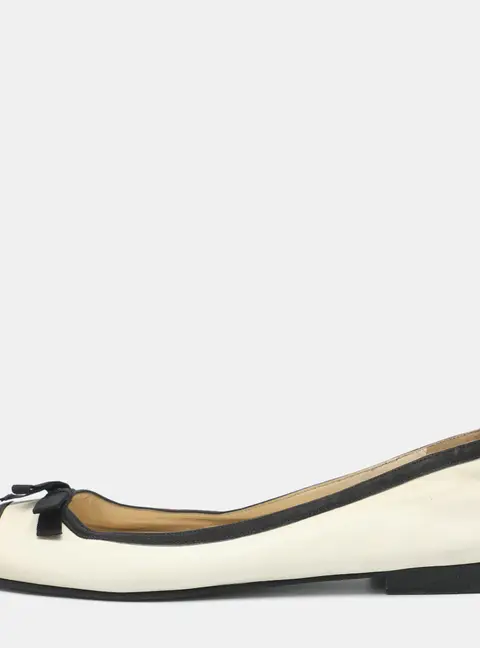 Chanel Bow Size 40.5 White Leather Ballet Flats