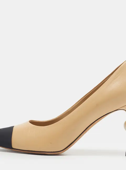 Chanel Size 39 Beige/Black Canvas and Leather Pumps