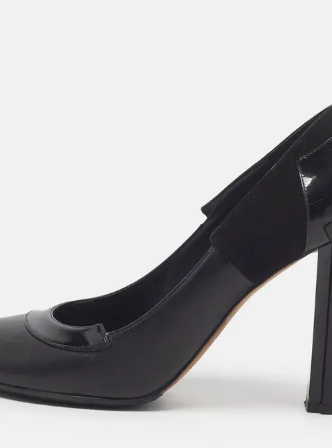 Chanel Size 39 Black Leather Block Heel Pumps