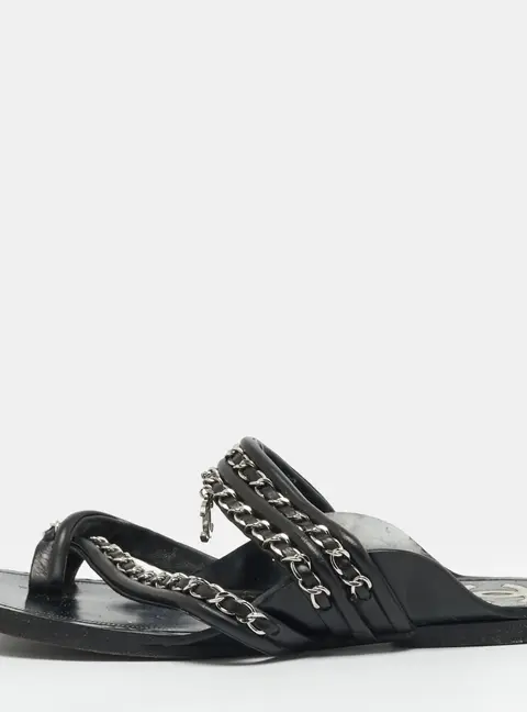 Chanel CC Size 38 Black Leather Chain Link Flat Sandals
