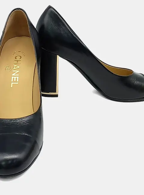 Chanel Black Leather CC Gold Buckle Shoes EU 37.5